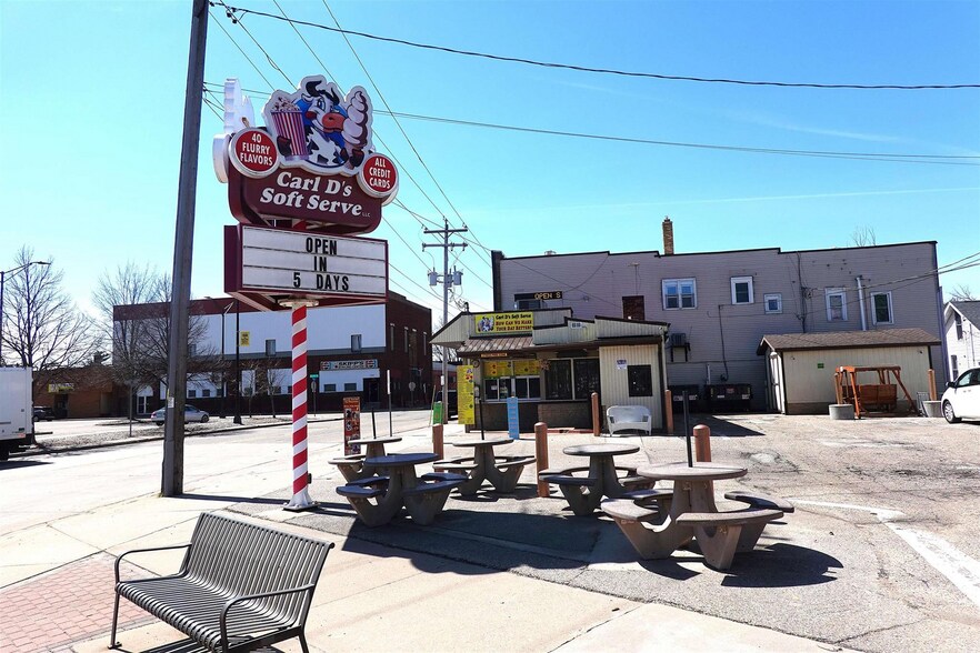 More Photos Of 1232 Park St, Stevens Point Restaurant For Sale