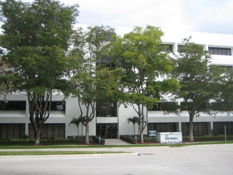 More Photos Of 1615 Forum Pl, West Palm Beach Office For Lease