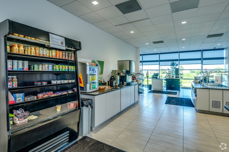 More Photos Of 1425 Discovery Pky, Wauwatosa Office For Sale