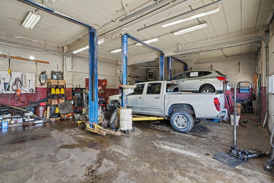 More Photos Of 3528 Harrison Ave, Cincinnati Auto Repair For Sale