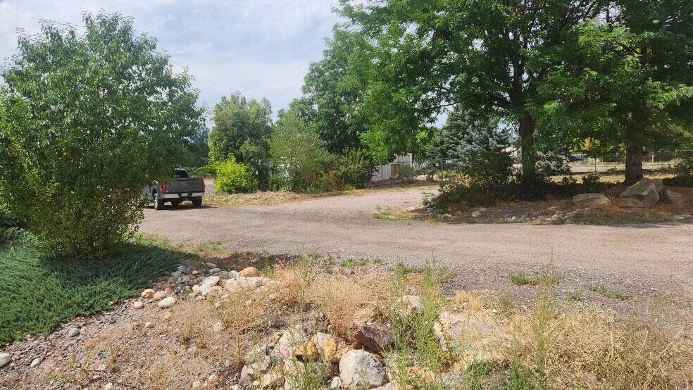 More Photos Of 9761 Titan Park Cir, Littleton Warehouse For Lease
