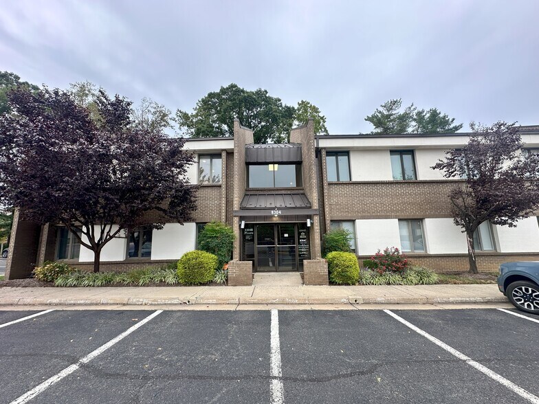 More Photos Of 8302-8304 Old Courthouse Rd, Vienna Office For Sale