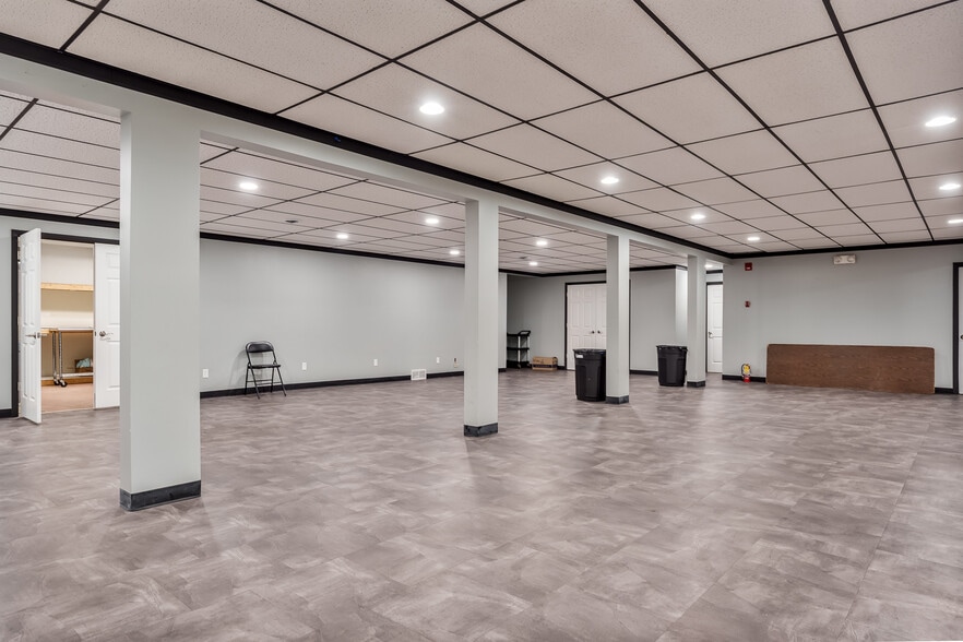 More Photos Of 4312 20th St, Rockford Religious Facility For Sale