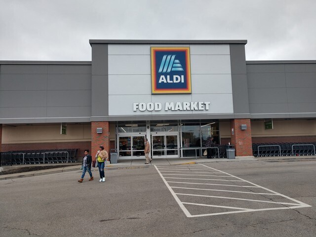 More Photos Of , Cincinnati General Retail For Sale