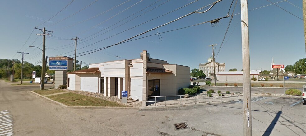 More Photos Of 637 E National Ave, Brazil Bank For Lease