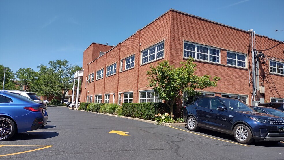 More Photos Of 1775 Glenview Rd, Glenview Medical For Lease