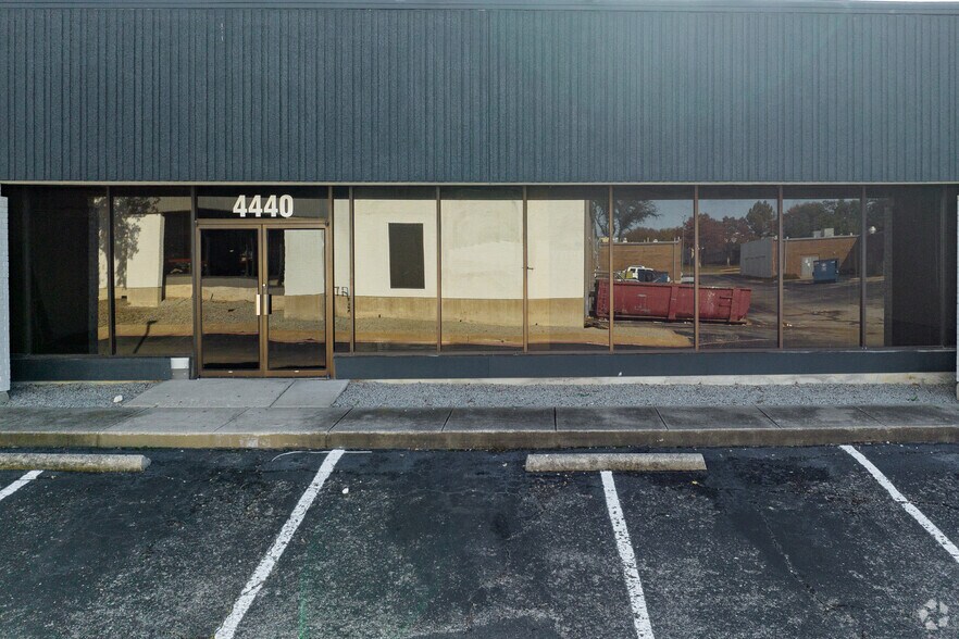 More Photos Of 4440-4460 Spring Valley Rd, Dallas Unknown For Lease