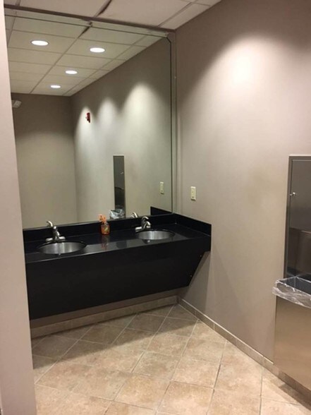 More Photos Of 3005 Business Park Dr, Norcross Office For Sale