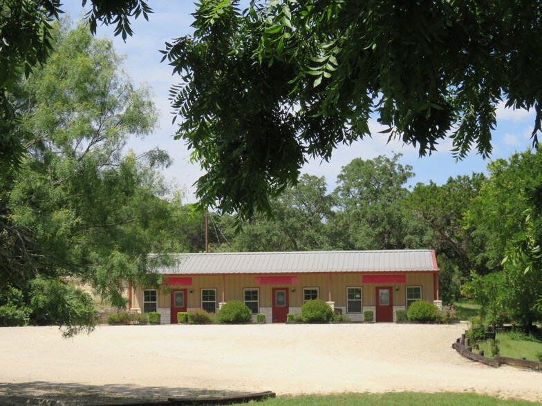 More Photos Of 10151 State Highway 16 S, Pipe Creek Office Residential For Sale