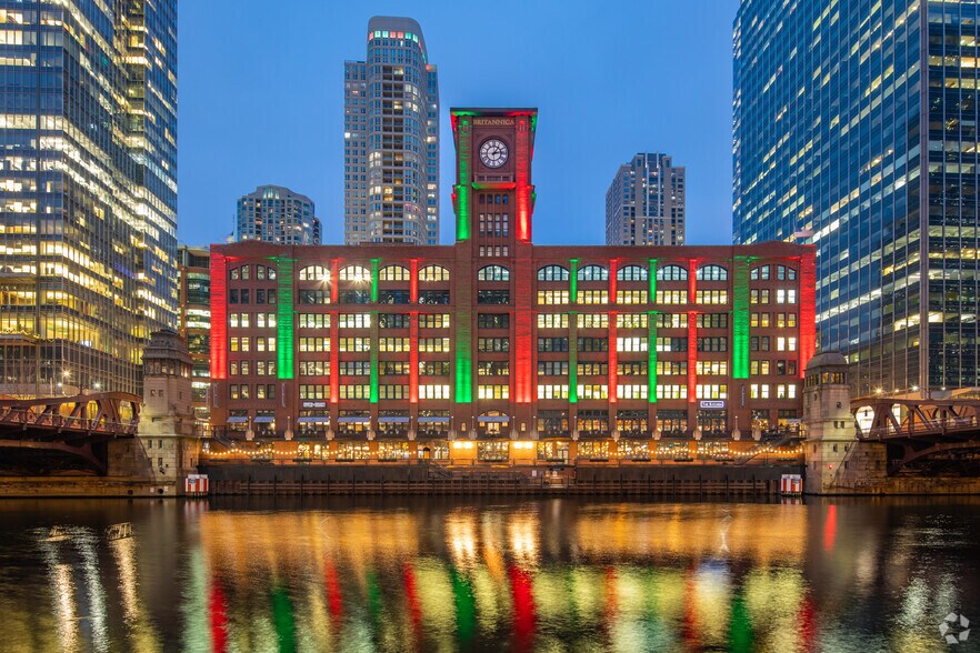 More Photos Of 325 N LaSalle St, Chicago Office For Lease