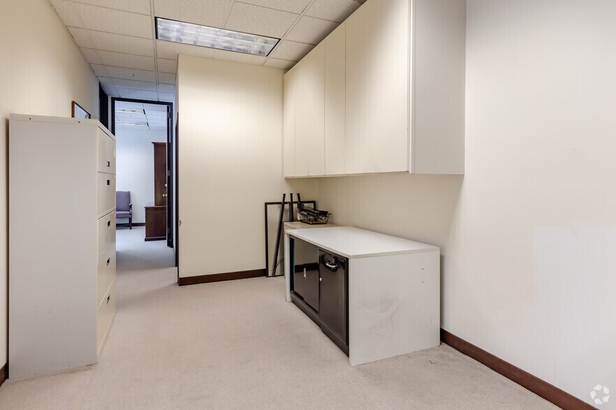 Photo of 17th Floor Ste 1700