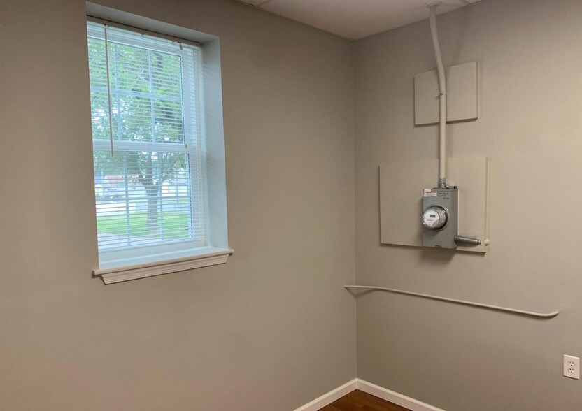 More Photos Of 2712 Sparrows Point Rd, Baltimore Light Manufacturing For Sale