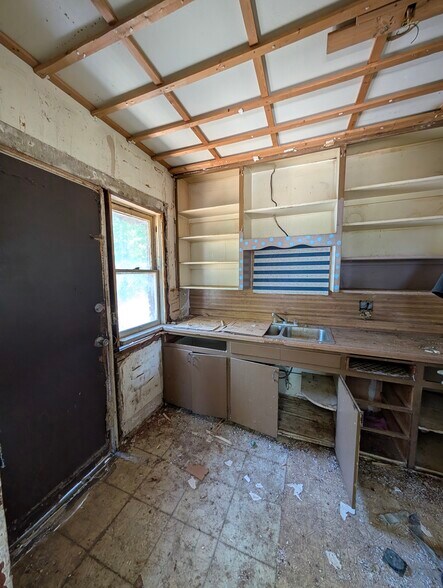 More Photos Of 101 N 7th St, Ponca City Multifamily For Sale