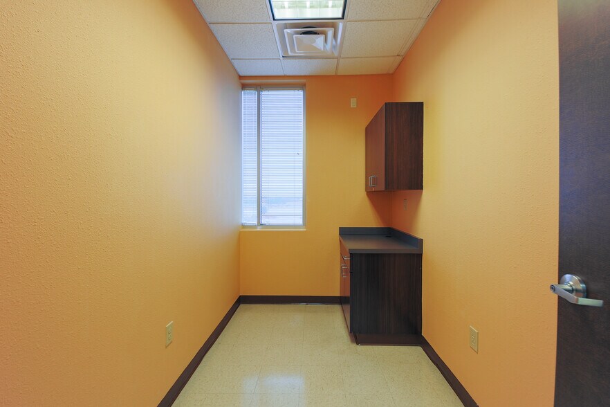 More Photos Of 3270 Joe Battle Blvd, El Paso Medical For Lease