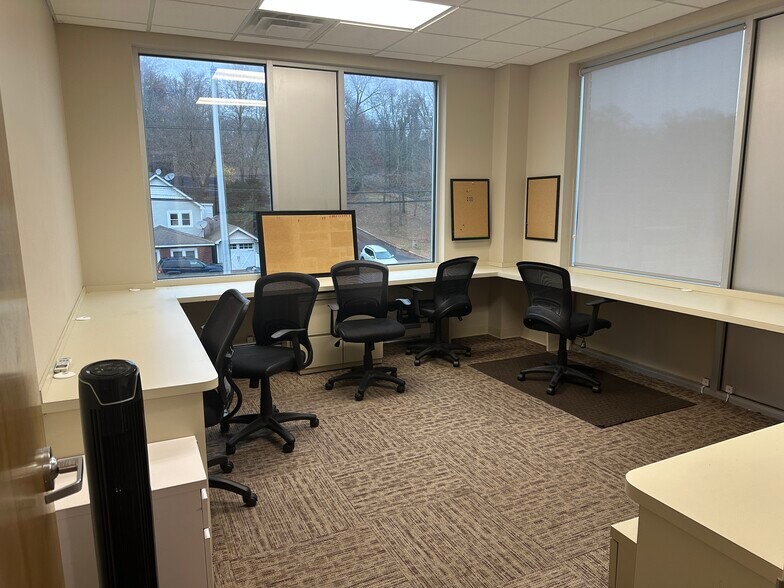 More Photos Of 1092 W Jericho Tpke, Commack Storefront Retail Office For Lease