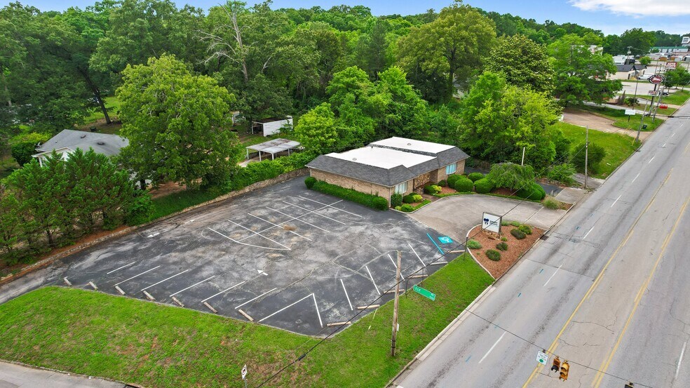 More Photos Of 4611 Hixson Pike, Hixson Office For Lease