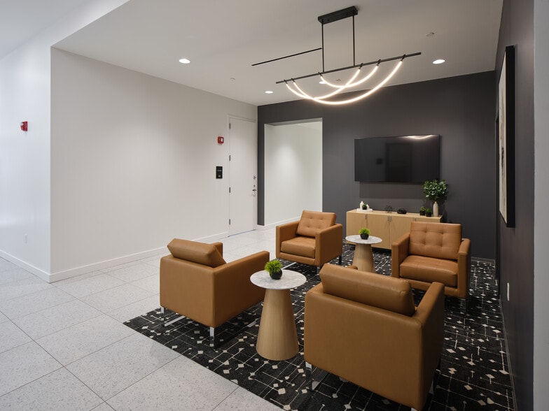 More Photos Of 2970 Peachtree Rd NW, Atlanta Unknown For Lease