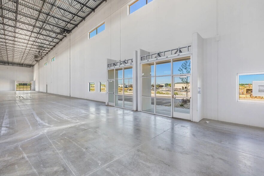 More Photos Of 19127 Red Label Ln, Caldwell Warehouse For Lease