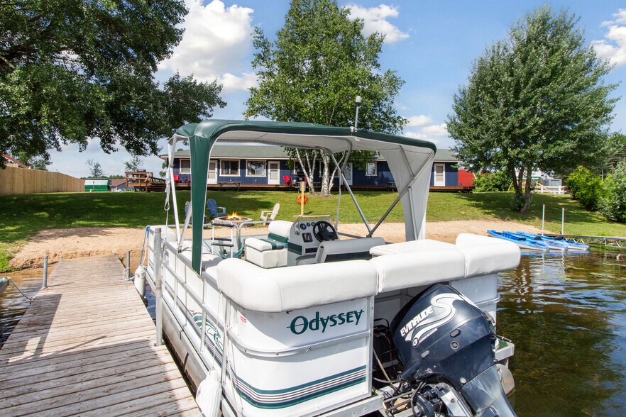 More Photos Of 4998 Main Ext, Long Lake Hospitality For Sale