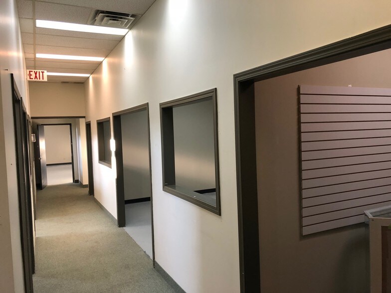 More Photos Of 1783 Mattawa Ave, Mississauga Warehouse For Lease