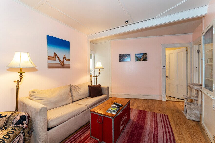 More Photos Of 19 Cottage St, Bar Harbor Storefront For Sale