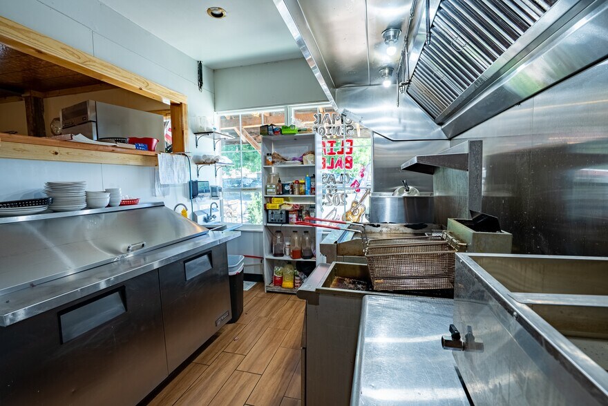 More Photos Of 1454 Old Hwy 97, Malott Restaurant For Sale
