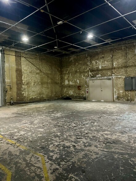 More Photos Of 9930 Channel 30 Dr, Bonita Springs Industrial For Lease