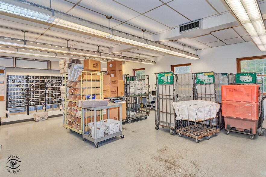 More Photos Of 26 S Madison St, Oswego Post Office For Sale