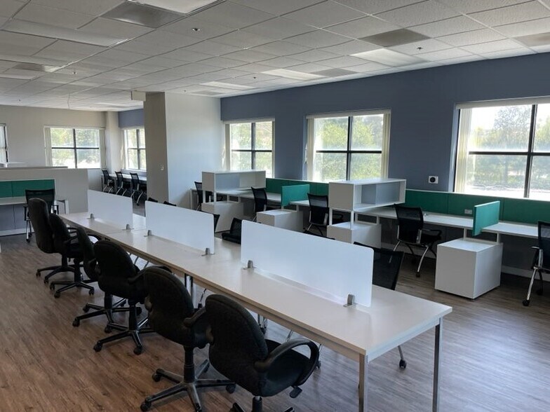 More Photos Of 14269 Danielson St, Poway Office For Sale