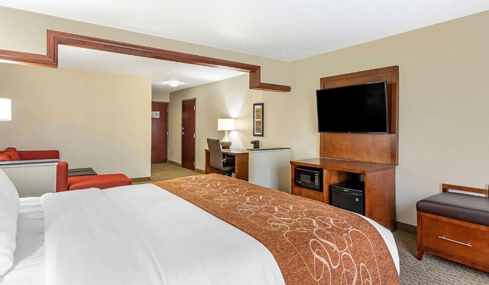 More Photos Of 350 Dodge Rd NE, Comstock Park Hotel For Sale