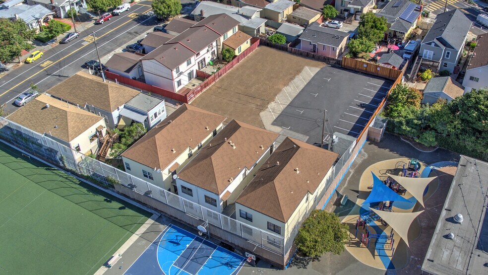 More Photos Of 1049 43rd St, Emeryville Apartments For Sale