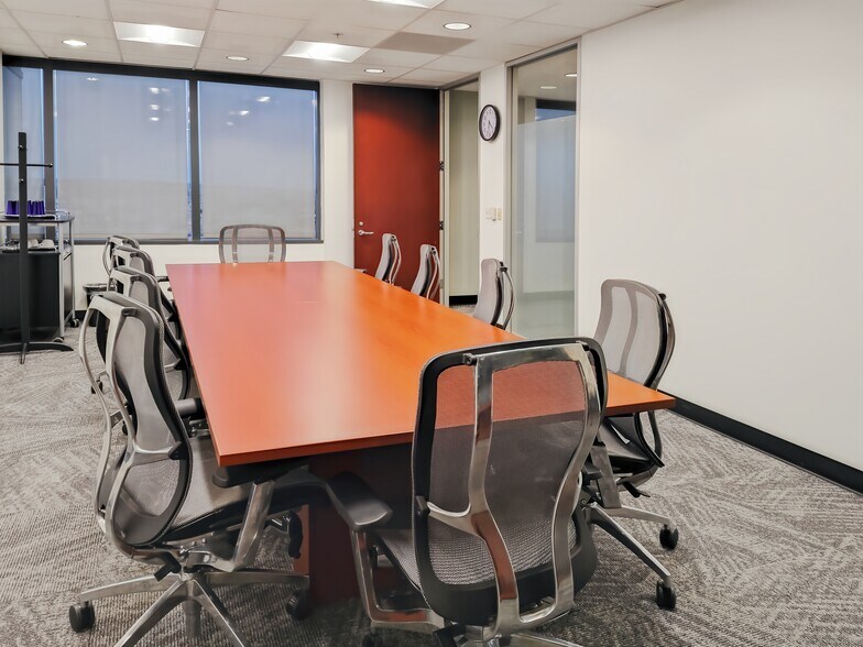 More Photos Of 2300 Main St, Kansas City Coworking Space