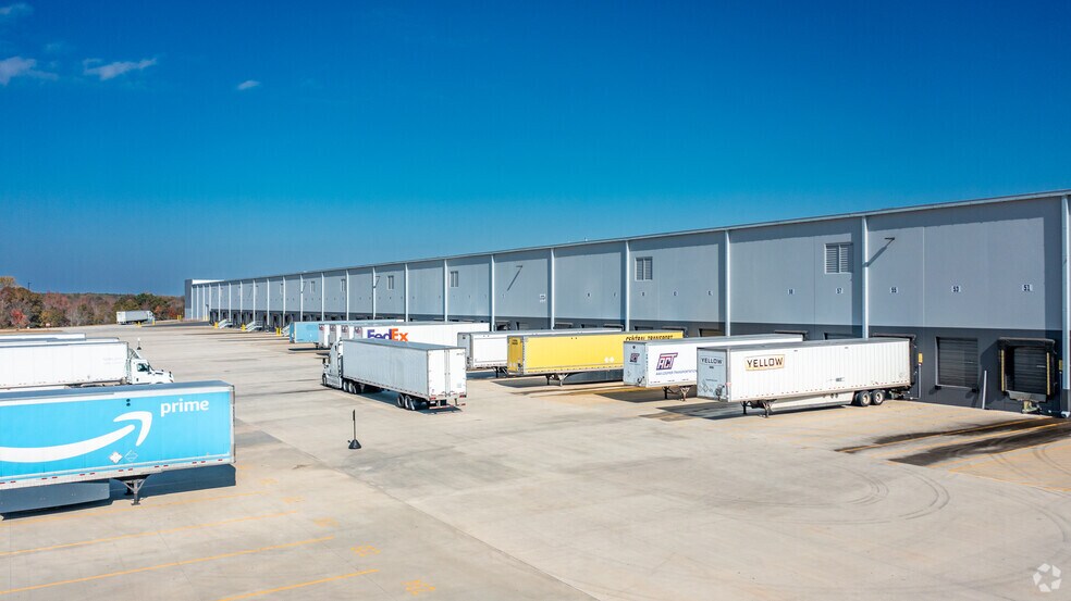 More Photos Of 700 Price Dr, Locust Grove Distribution For Lease