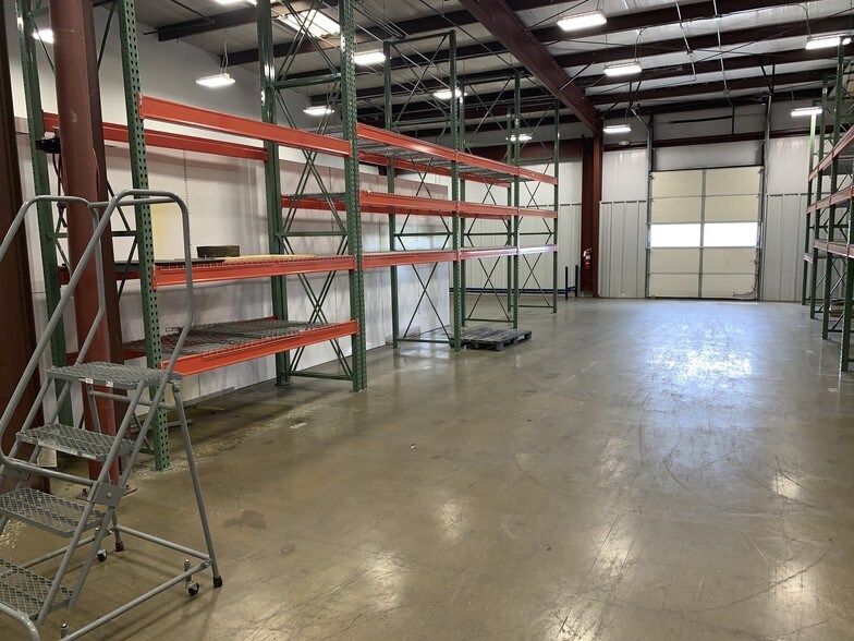 More Photos Of 118 Livestock Rd, Dickson Auto Repair For Sale