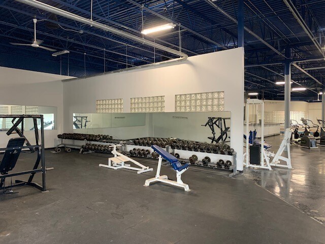 More Photos Of 217 E 24th St, Holland General Retail For Sale