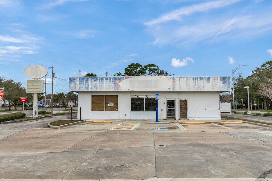More Photos Of 1220 S Washington Ave, Titusville Convenience Store For Sale