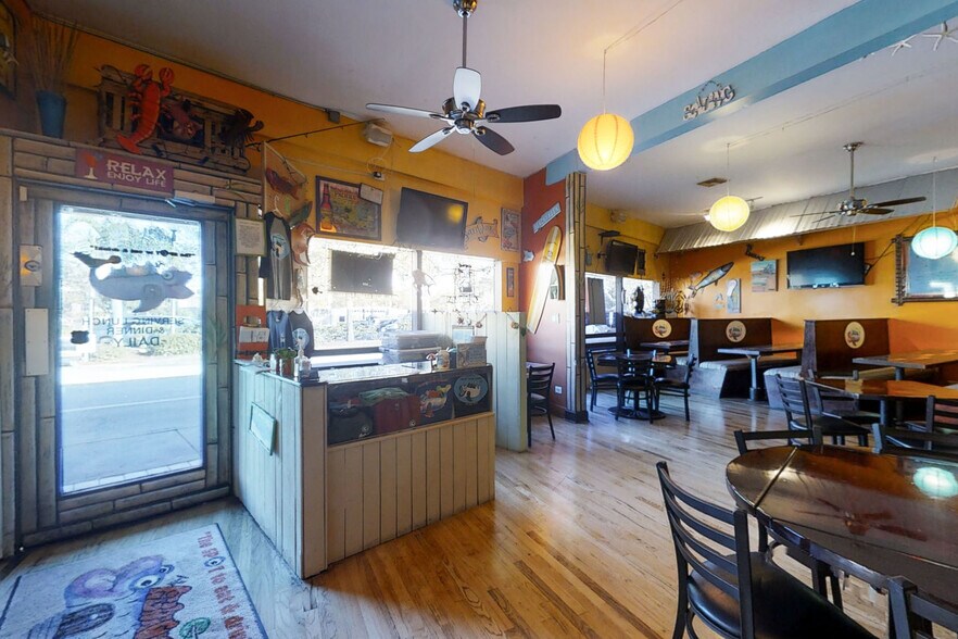 More Photos Of 1931 Old Dixie Hwy, Vero Beach General Retail For Sale