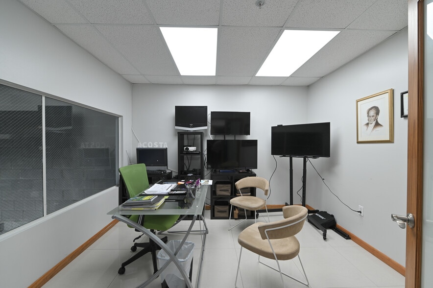 More Photos Of 7770 NW 46th St, Doral Warehouse For Sale