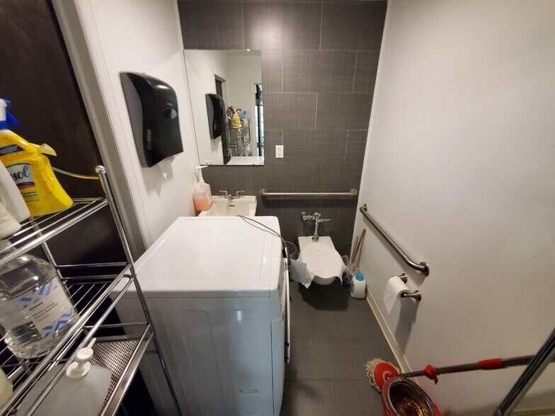 More Photos Of 139-149 Centre St, New York Medical For Sale