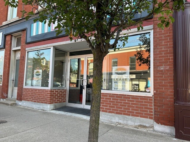 Primary Photo Of 5 Main St W, Grimsby Storefront For Lease