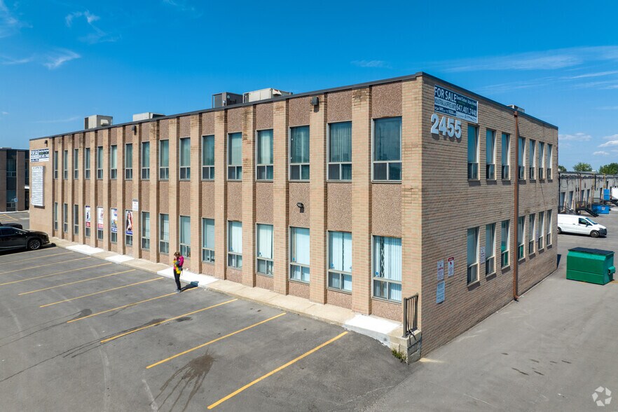 More Photos Of 2455 Cawthra Rd, Mississauga Light Distribution For Lease