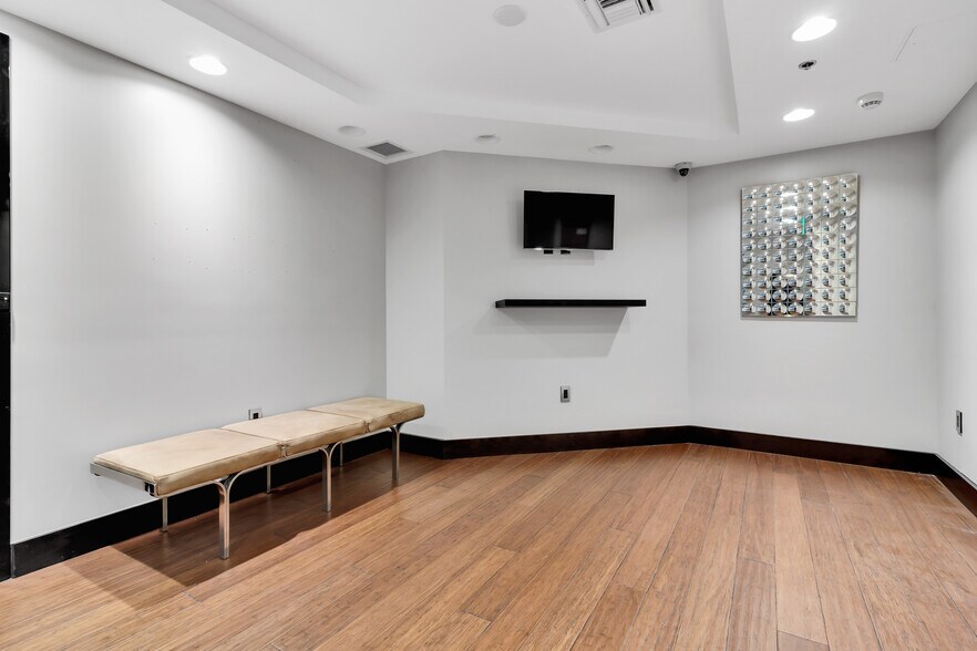 More Photos Of 12595 SW 137th Ave, Miami Office Residential For Lease