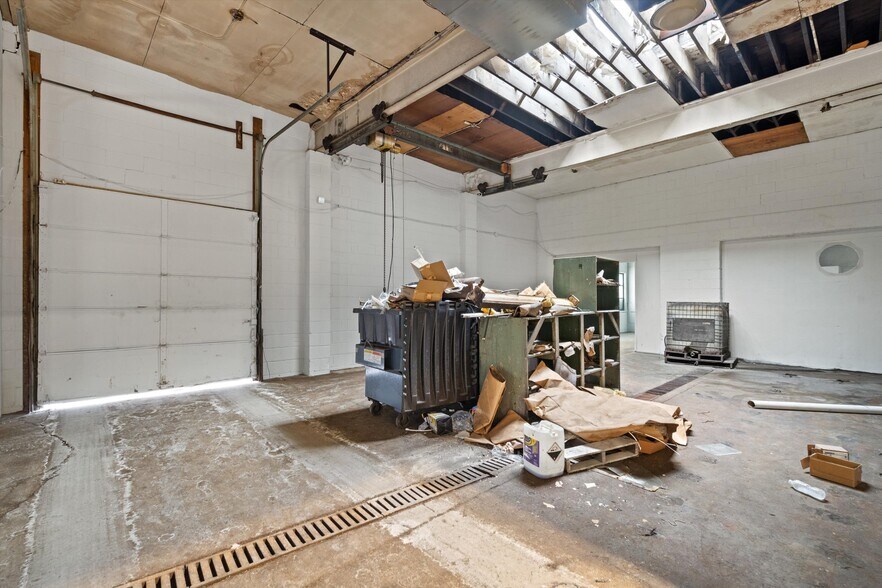 More Photos Of 3701 N Holton St, Milwaukee Manufacturing For Sale