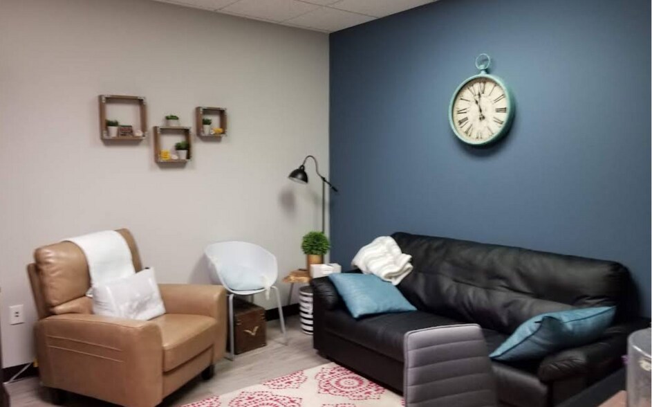 More Photos Of 3305 Breckinridge Blvd, Duluth Light Distribution For Lease