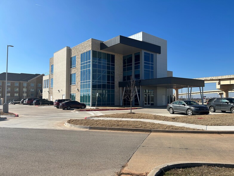 More Photos Of 13601 W Memorial Park Dr, Oklahoma City Medical For Lease