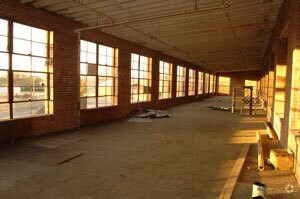 More Photos Of 300 N Maple St, Lebanon Storefront Retail Office For Lease