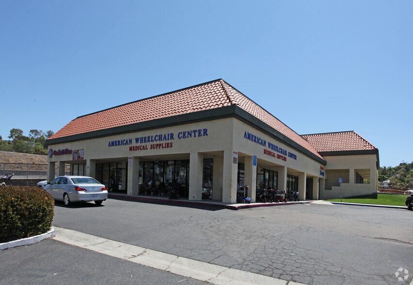More Photos Of 603-619 Sycamore Ave, Vista Storefront For Lease