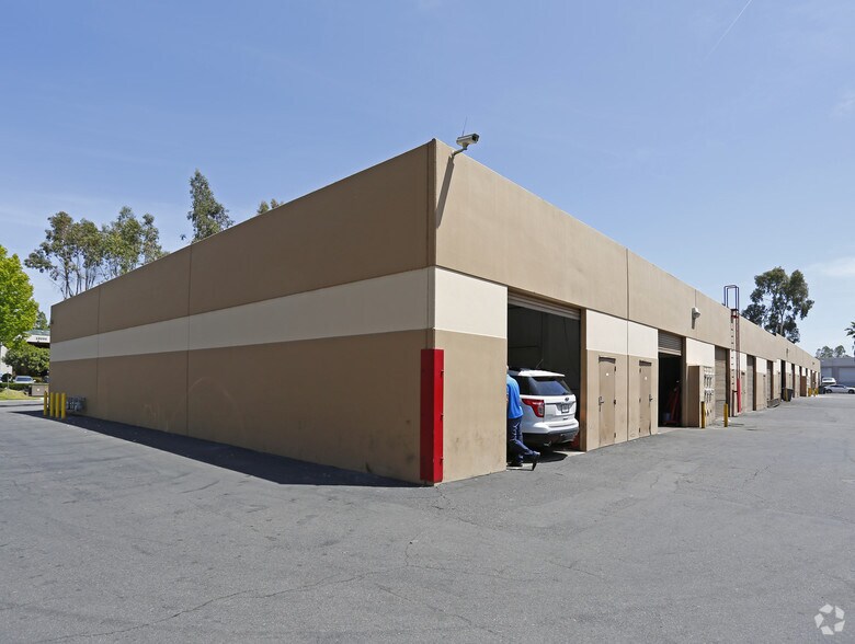 More Photos Of 23221 Peralta Dr, Laguna Hills Light Manufacturing For Lease