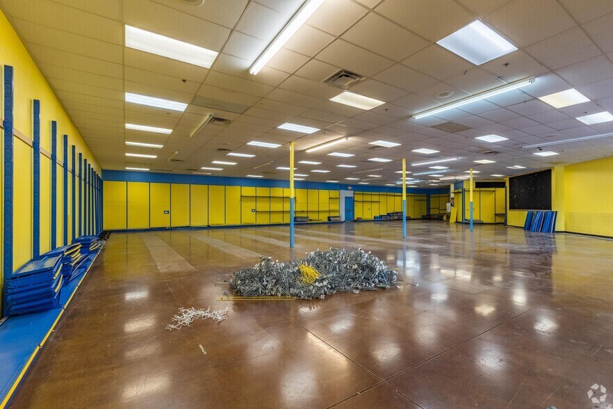 More Photos Of 9550 S Eastern Ave, Las Vegas Restaurant For Lease