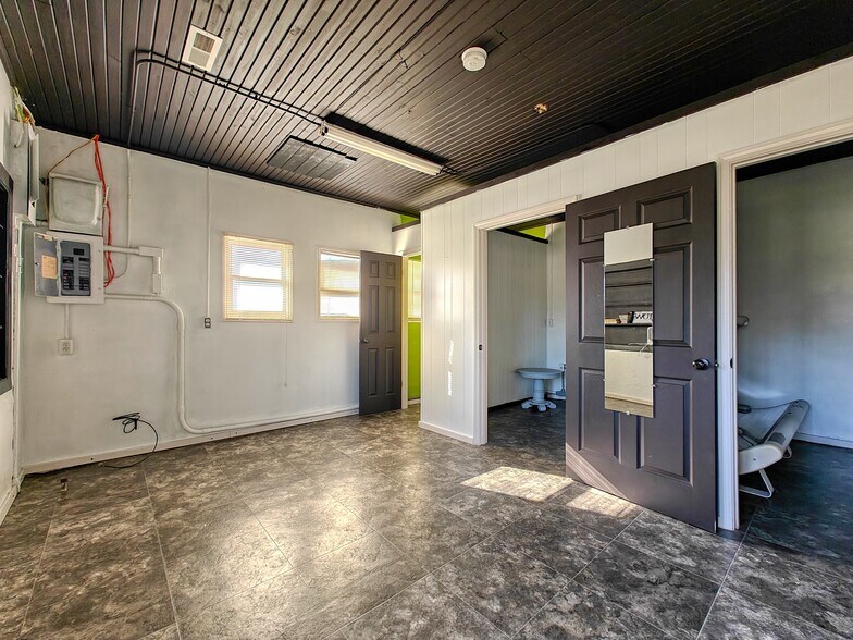 More Photos Of 433 Cedar St, Gleason Specialty For Sale